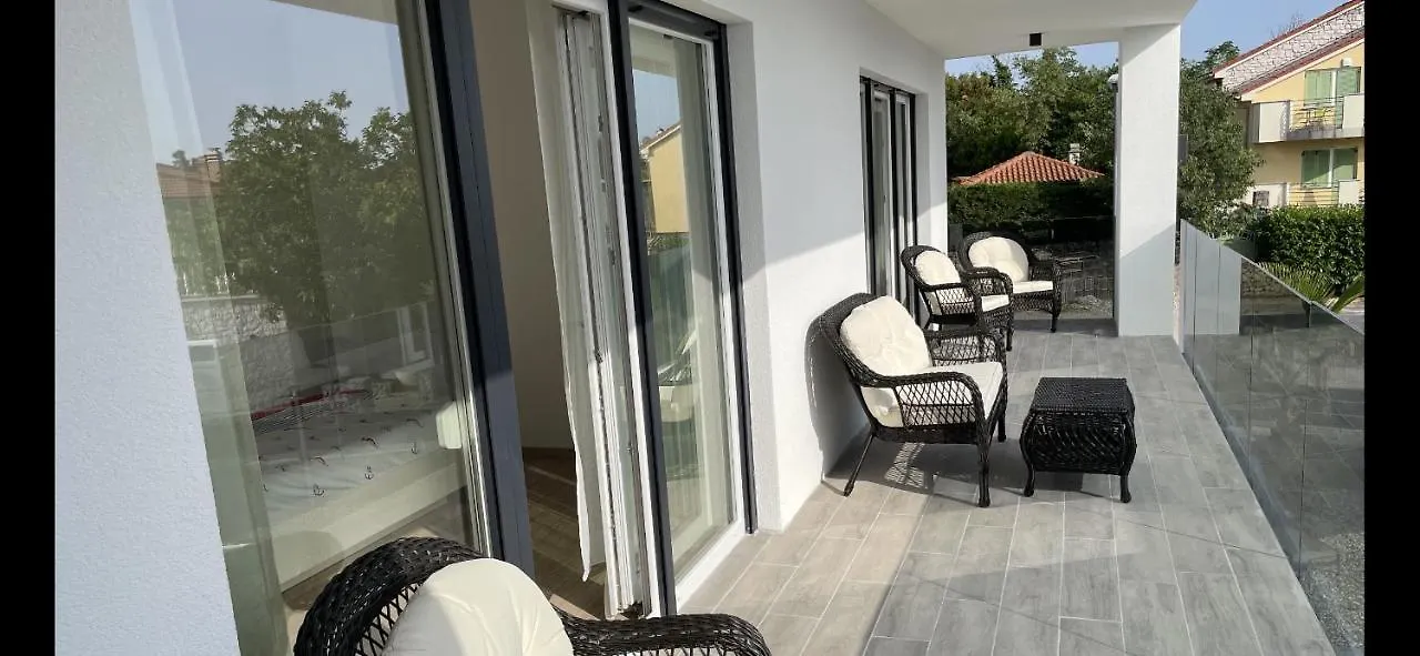 Villa Palma Pinezići 0*,  Croácia