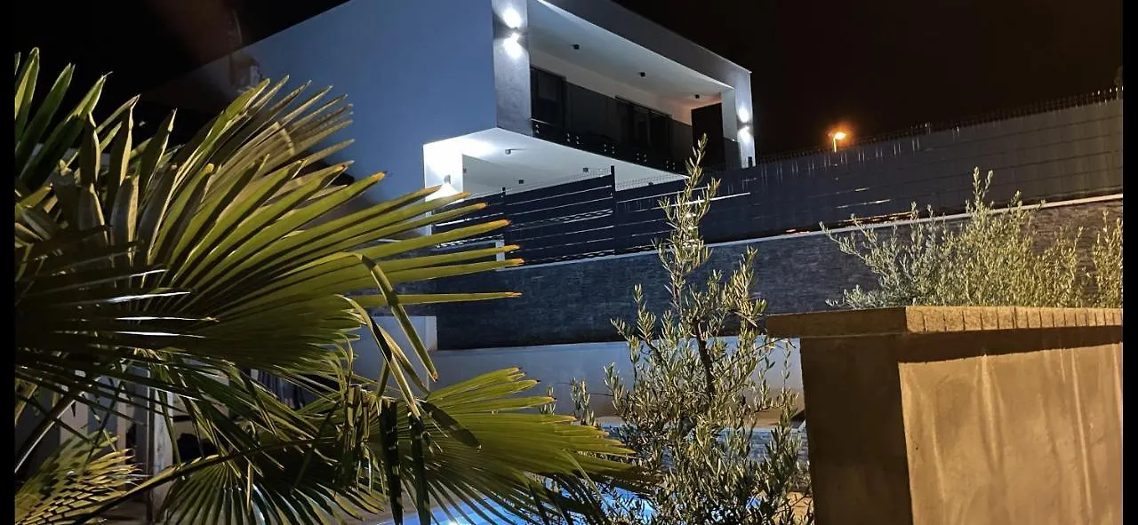 Villa Palma Pinezići