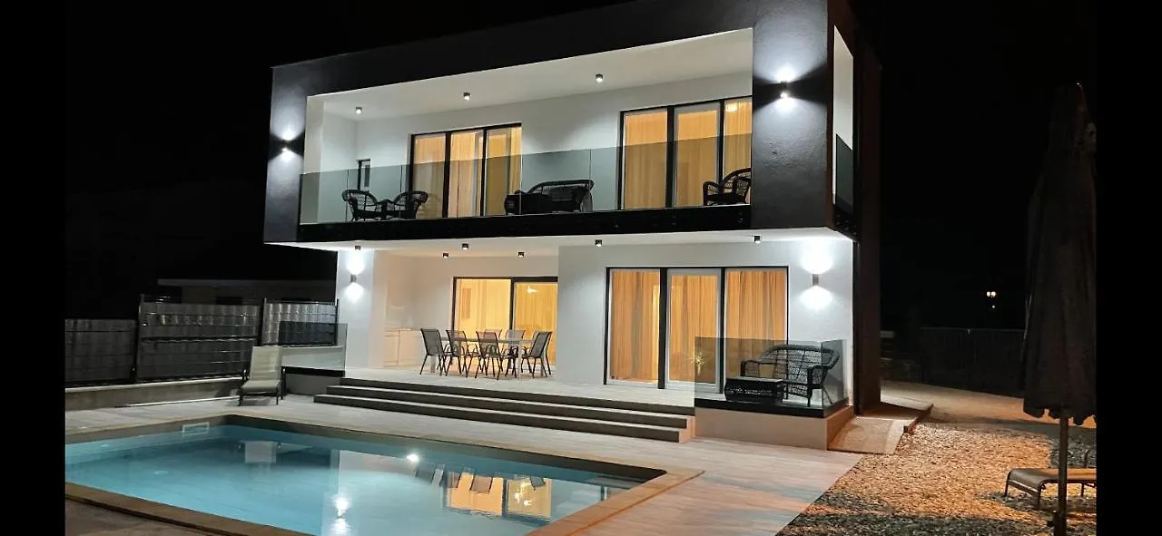Villa Palma Pinezići