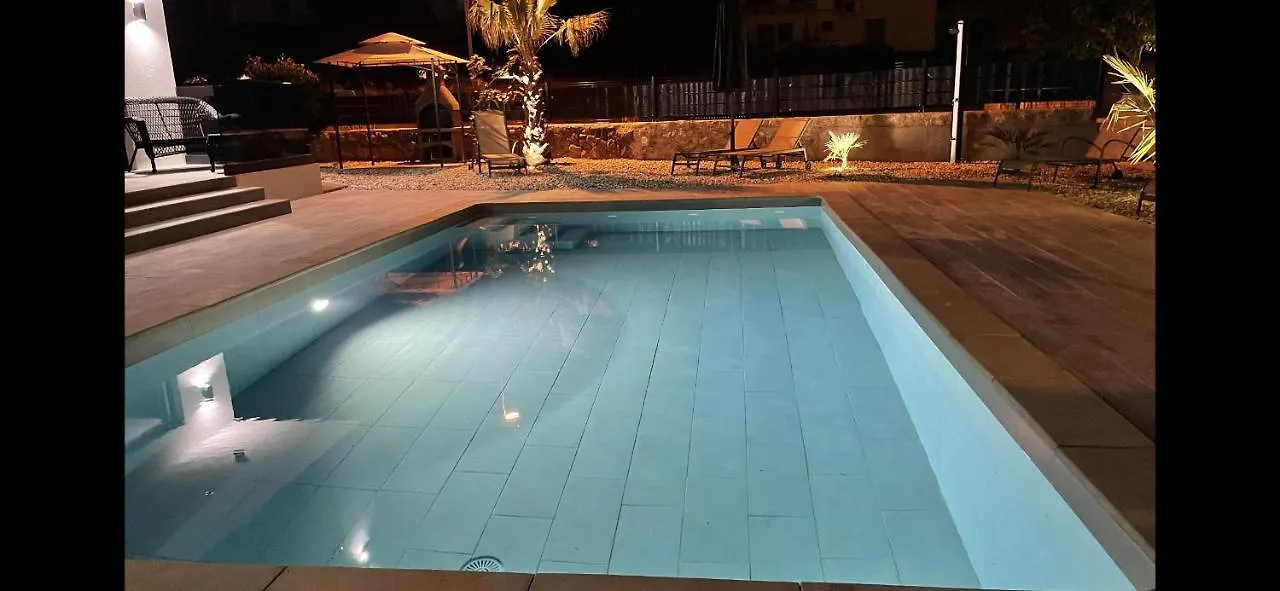 Villa Palma Pinezići