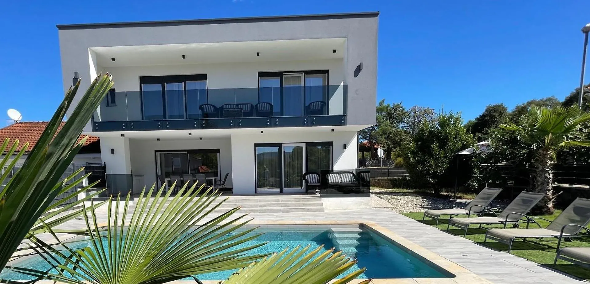 Villa Palma Pinezići 0*,